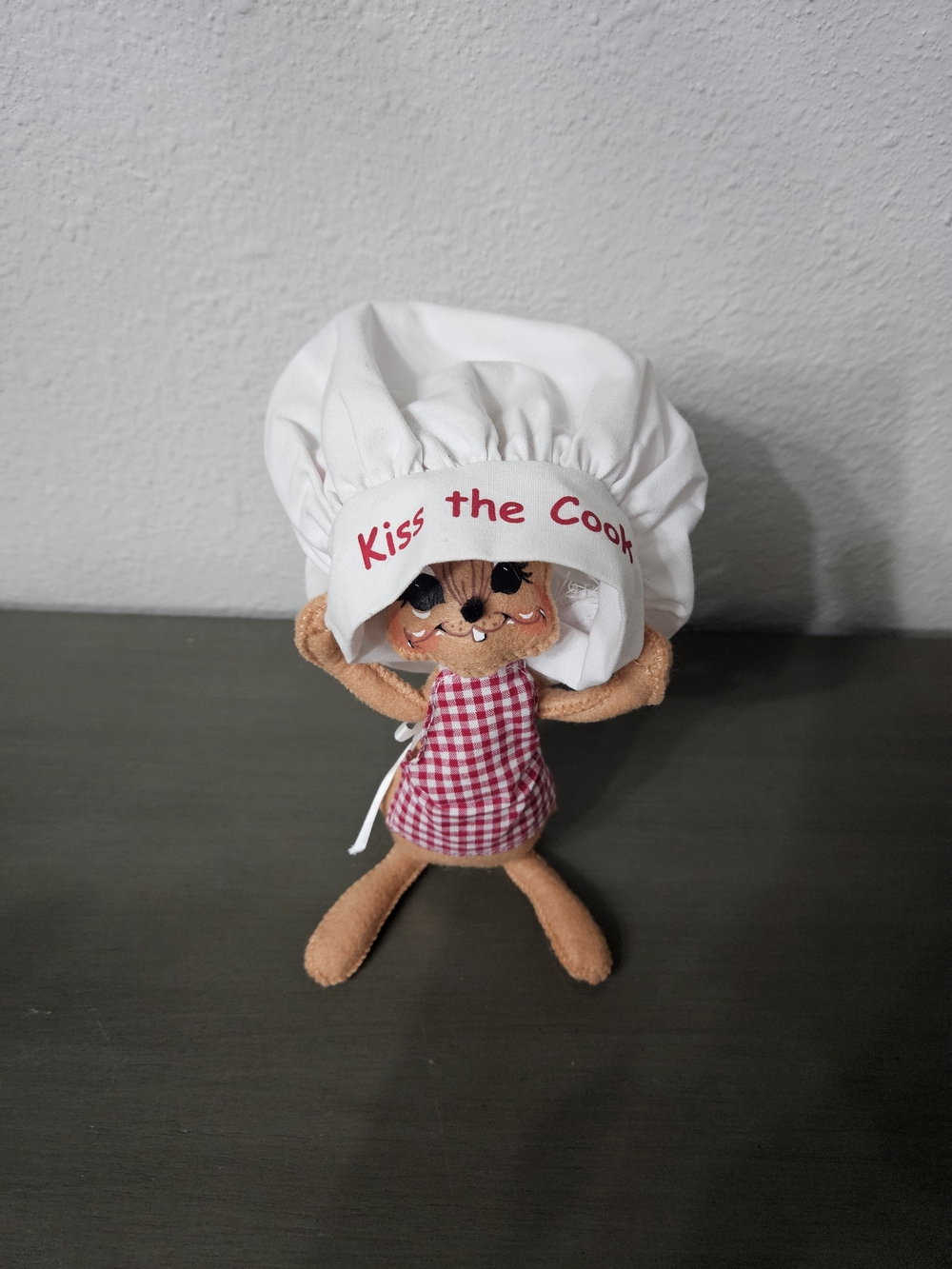 Annalee Kiss the Cook White Chef Hat Plush Mouse with Red Gingham Apron 2014